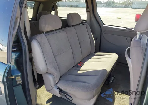 2002 Dodge Grand Caravan Sport z USA, uszkodzony, nr VIN 2B4GP44352R740008